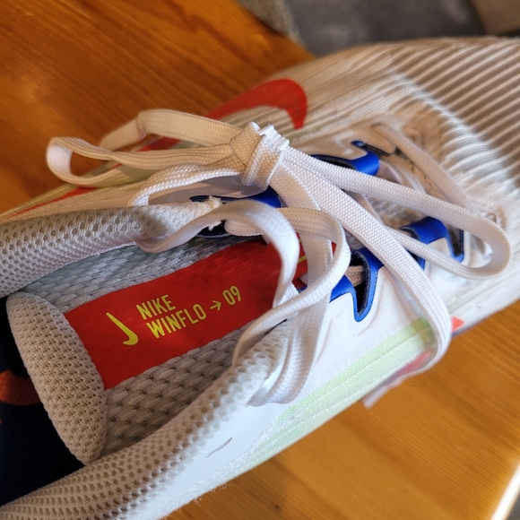 Nike Air Windflo Running Shoes - Picture 5 of 9